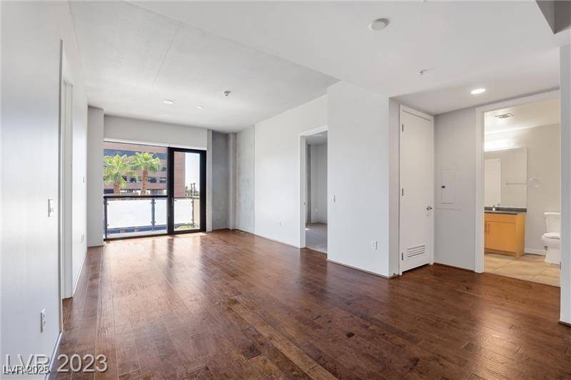 Las Vegas, NV 89101,353 E Bonneville AVE #375