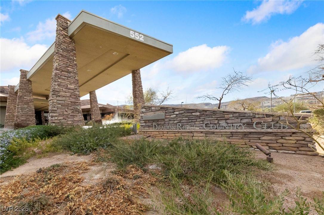 678 Dragon Point DR, Henderson, NV 89012