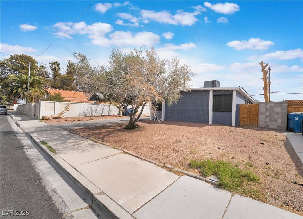 Las Vegas, NV 89101,1520 Teton ST