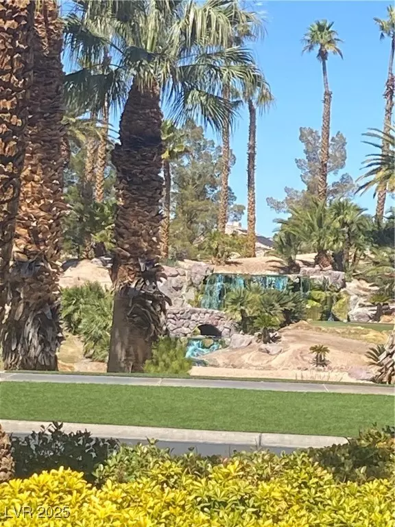 Las Vegas, NV 89148,172 Tall Ruff DR