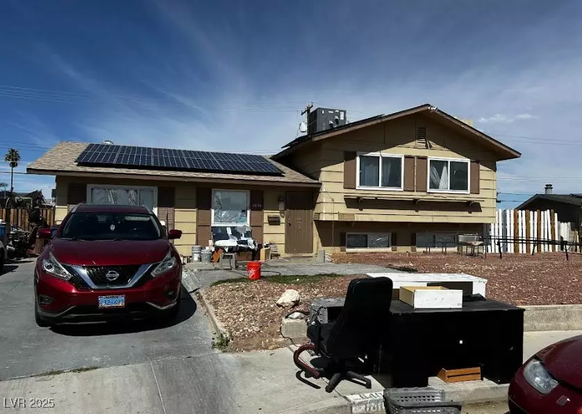 Las Vegas, NV 89107,6404 Penrose LN