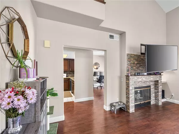 Henderson, NV 89014,353 Seine WAY #N