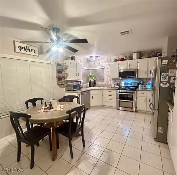 Henderson, NV 89002,533 Calypso DR