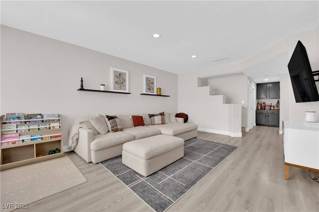 Las Vegas, NV 89118,5201 S Torrey Pines DR #1223