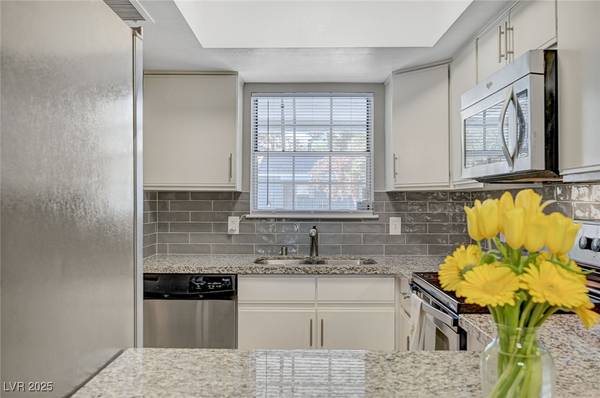 3823 S Maryland Pkwy #T8,  Las Vegas,  NV 89119