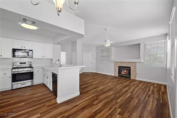 Las Vegas, NV 89134,9901 Trailwood DR #2144