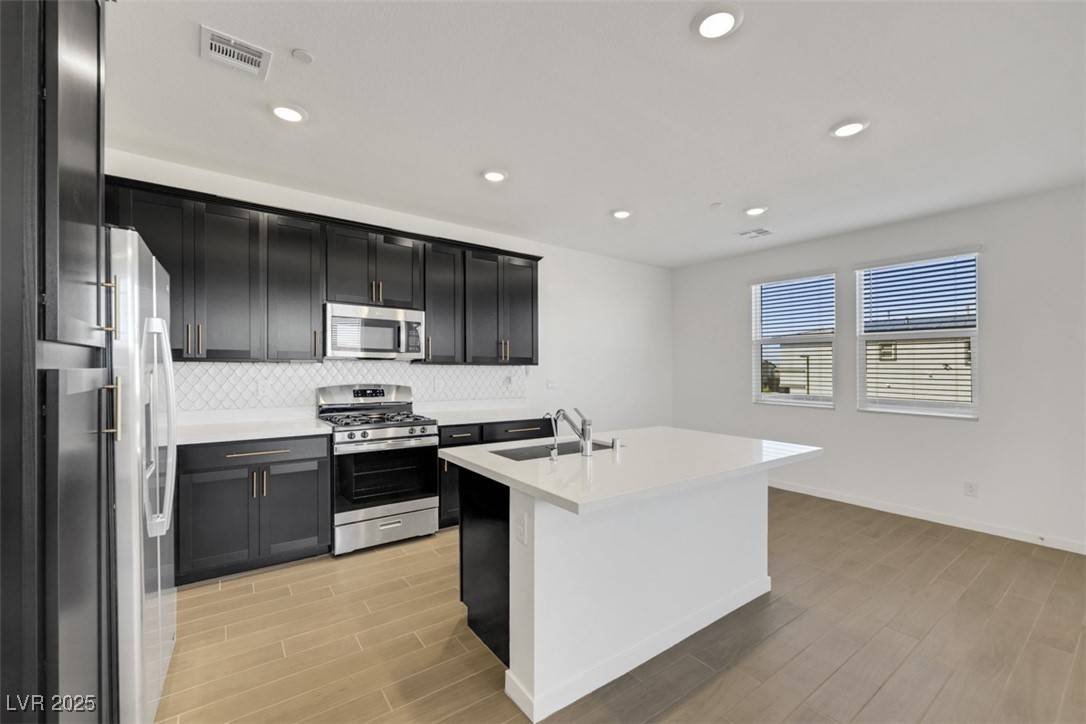 Henderson, NV 89015,310 Walsh Peak AVE