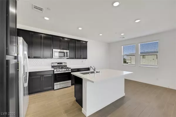Henderson, NV 89015,310 Walsh Peak AVE