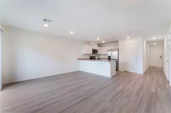 North Las Vegas, NV 89081,2550 Petunia Garden AVE