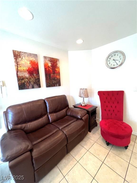 Las Vegas, NV 89169,490 Elm DR #106