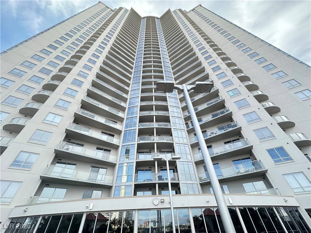 Las Vegas, NV 89102,200 W SAHARA AVE #3909