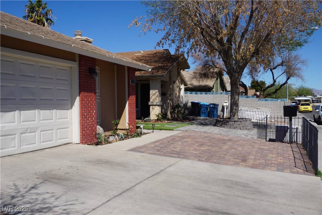 Las Vegas, NV 89110,115 Parrish LN
