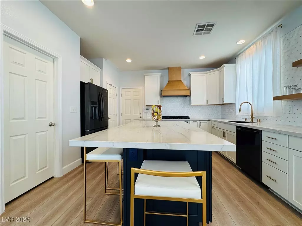 Las Vegas, NV 89141,6495 Little Harbor CT