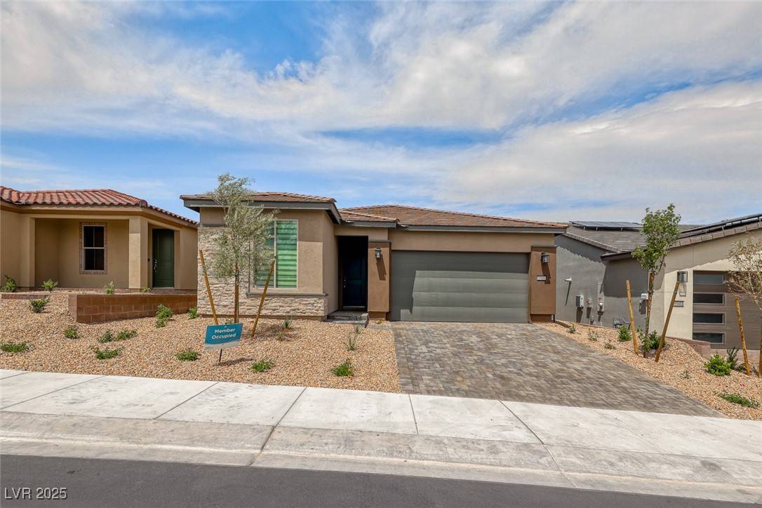 9568 Among LN, Las Vegas, NV 89143