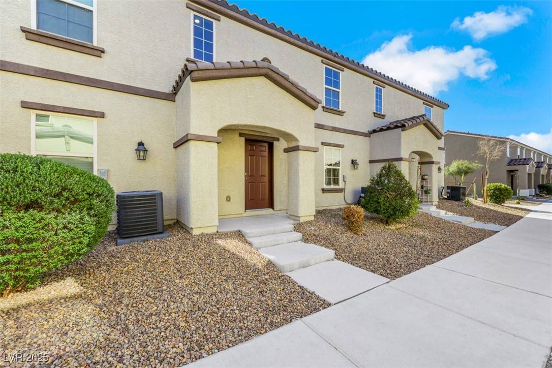 Las Vegas, NV 89115,4561 Woolcomber ST