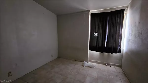 North Las Vegas, NV 89030,2125 Flower AVE