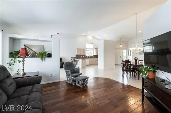 Las Vegas, NV 89122,6311 Maxwood CT