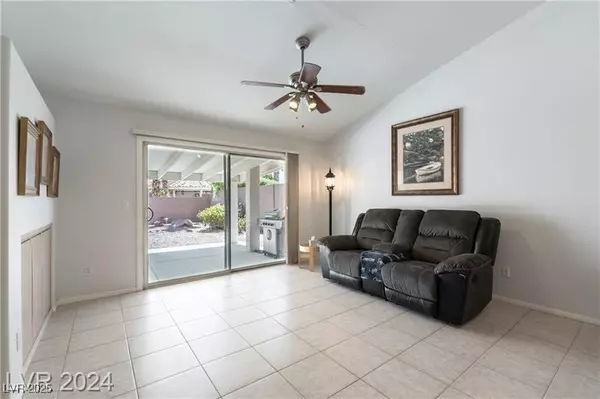 Las Vegas, NV 89122,6311 Maxwood CT