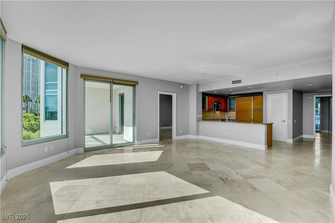 322 Karen AVE #201, Las Vegas, NV 89109