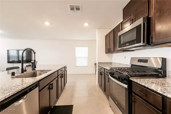 Las Vegas, NV 89139,9526 Granville Bridge ST