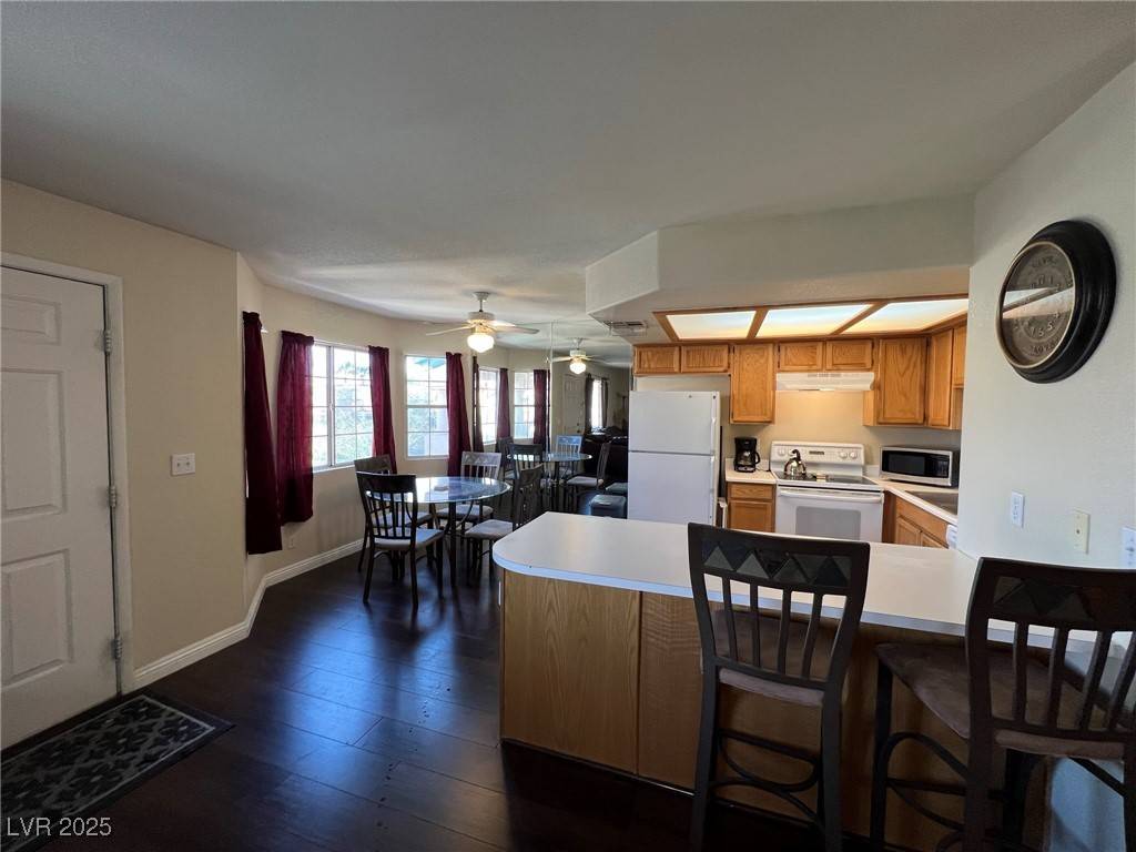 Las Vegas, NV 89117,8410 Eldora AVE #2020