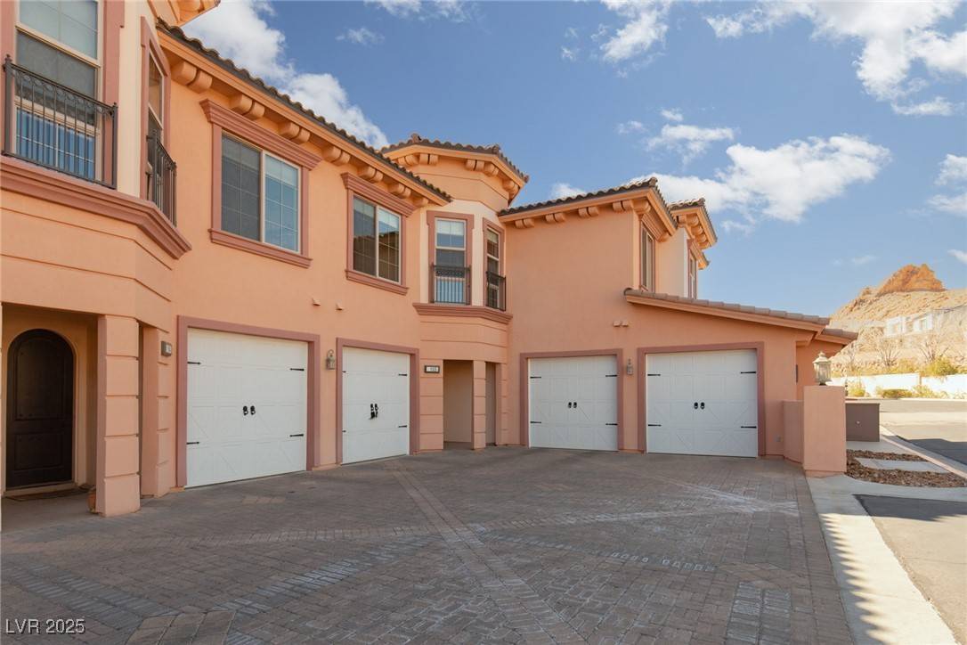 Henderson, NV 89011,6 Via Vasari #105