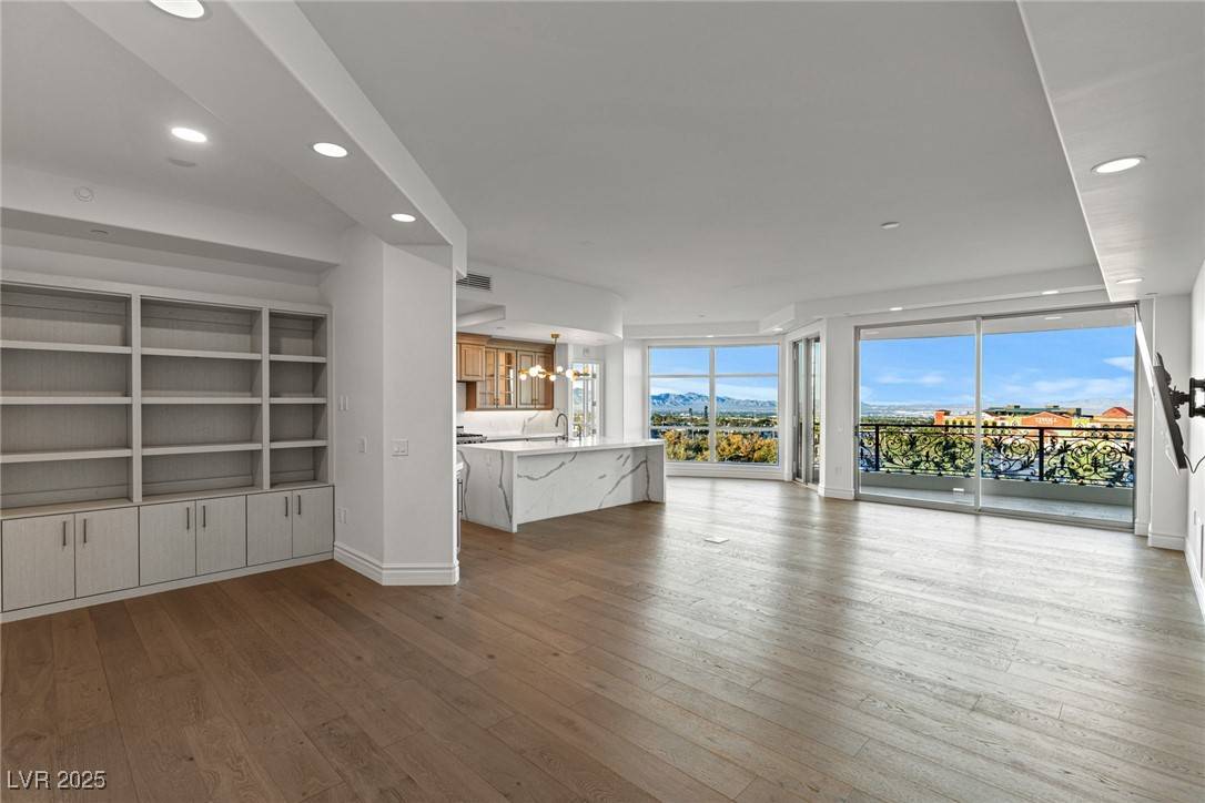 Las Vegas, NV 89145,9101 Alta DR #207