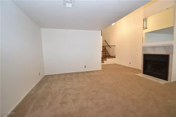 Las Vegas, NV 89121,2431 Old Forge LN #101