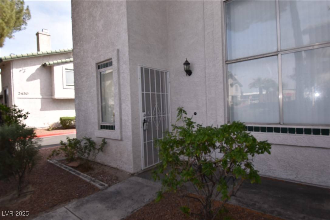 Las Vegas, NV 89121,2431 Old Forge LN #101