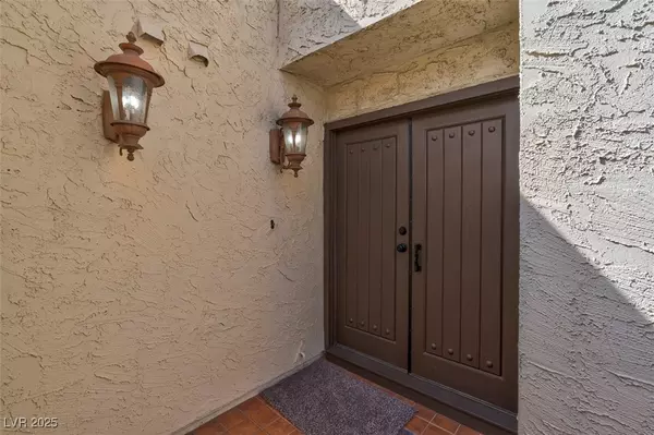 Las Vegas, NV 89121,2552 Court ST