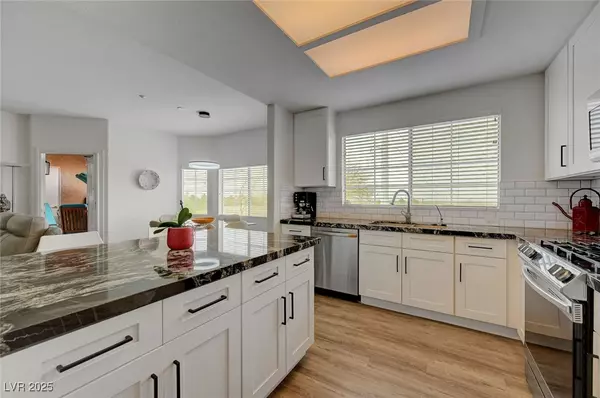 Henderson, NV 89052,830 Carnegie ST #1824