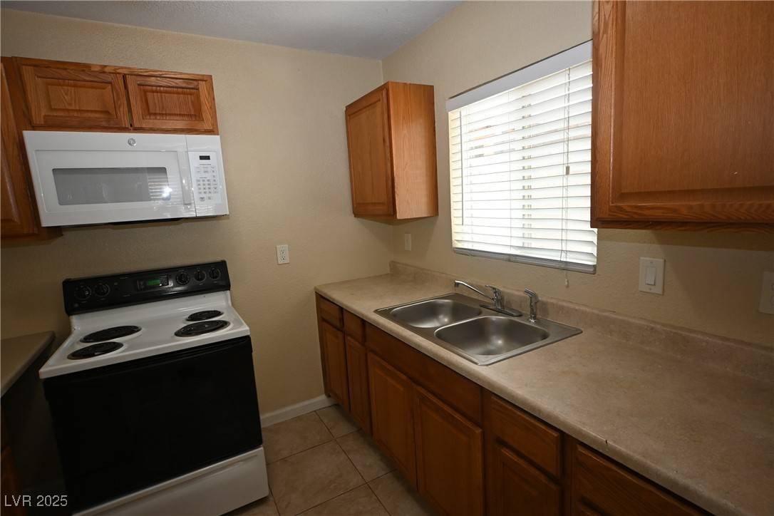 320 N 16th ST #1, Las Vegas, NV 89101