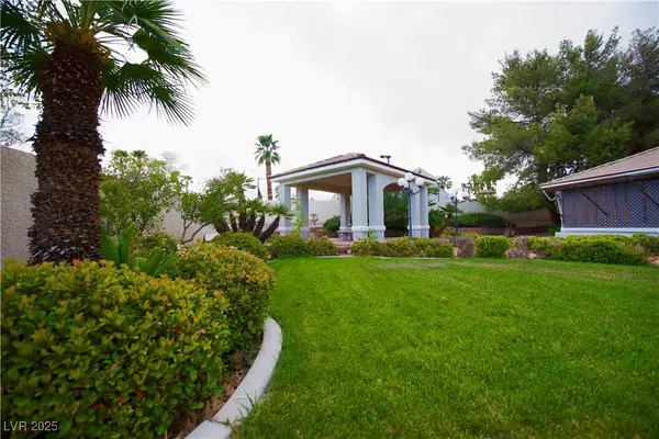 Las Vegas, NV 89117,2111 Loro CT