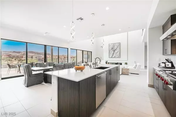Henderson, NV 89011,29 Canyon Bay DR
