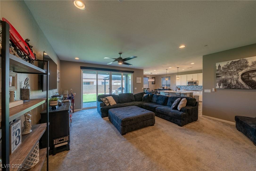 Henderson, NV 89011,713 Monroe Hill PL