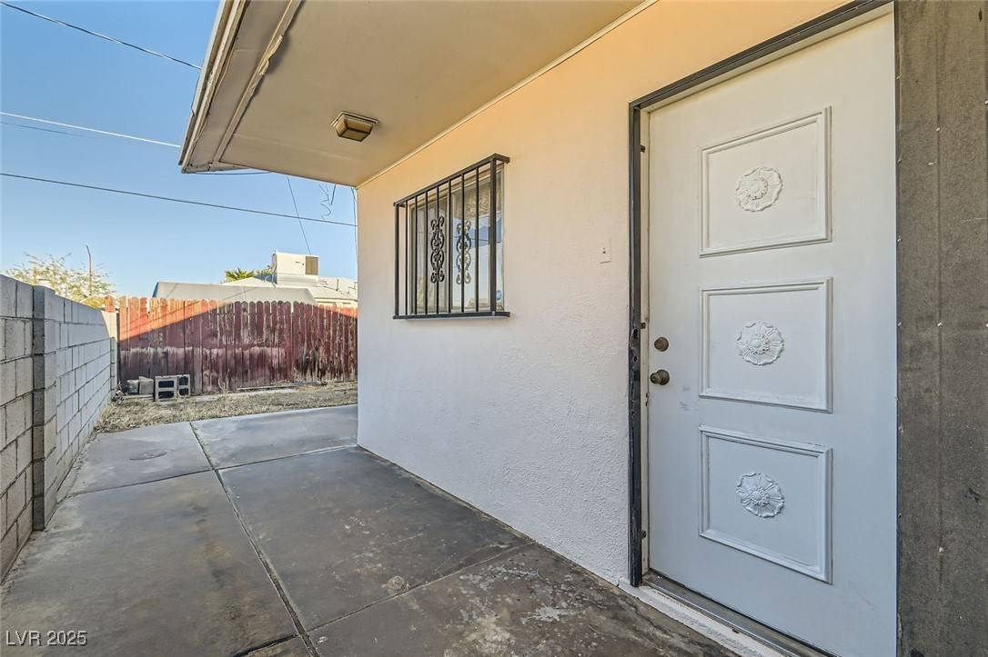 Henderson, NV 89015,422 Ilmenite WAY