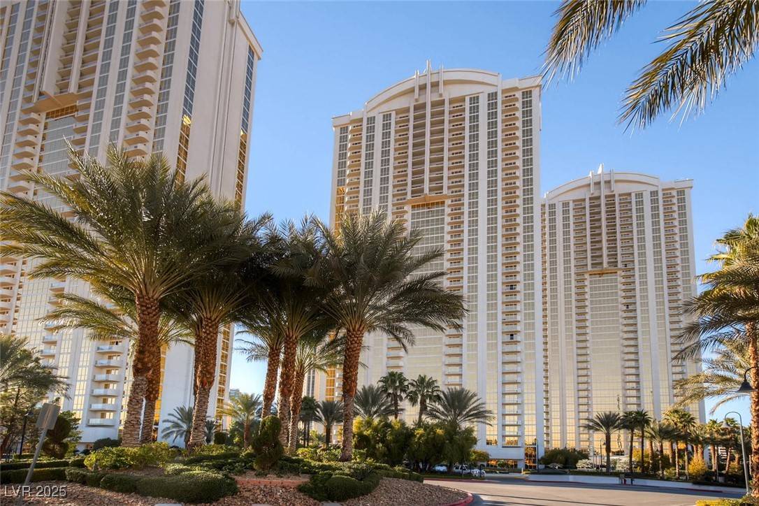 135 E Harmon AVE #1404, Las Vegas, NV 89109