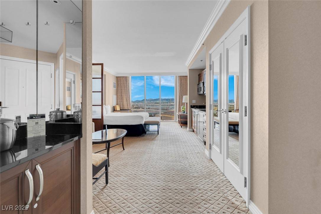 Las Vegas, NV 89109,135 E Harmon AVE #1404