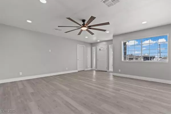 Las Vegas, NV 89107,619 Brush ST