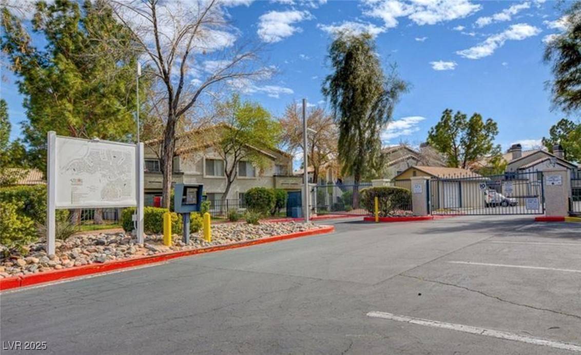 Las Vegas, NV 89120,5222 Mandalay Springs DR #203