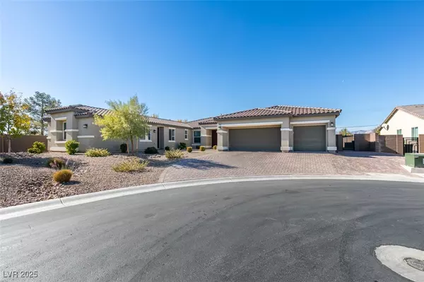 Las Vegas, NV 89113,8637 Home Gate CT