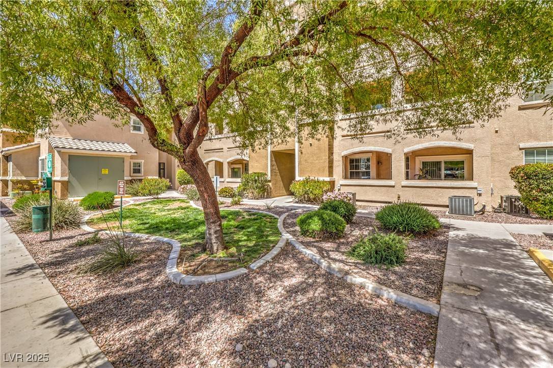 Las Vegas, NV 89148,8777 W Maule AVE #3102