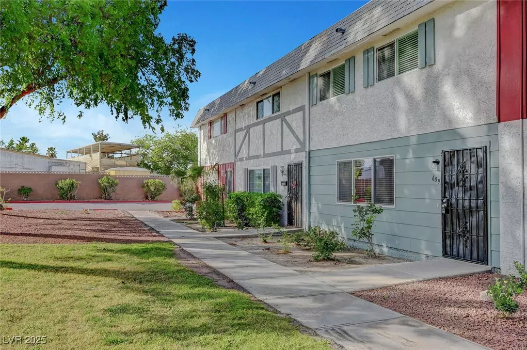 Las Vegas, NV 89121,609 Greenbriar Townhouse WAY
