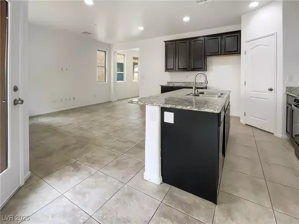 Las Vegas, NV 89179,7748 Jasmine Falls DR