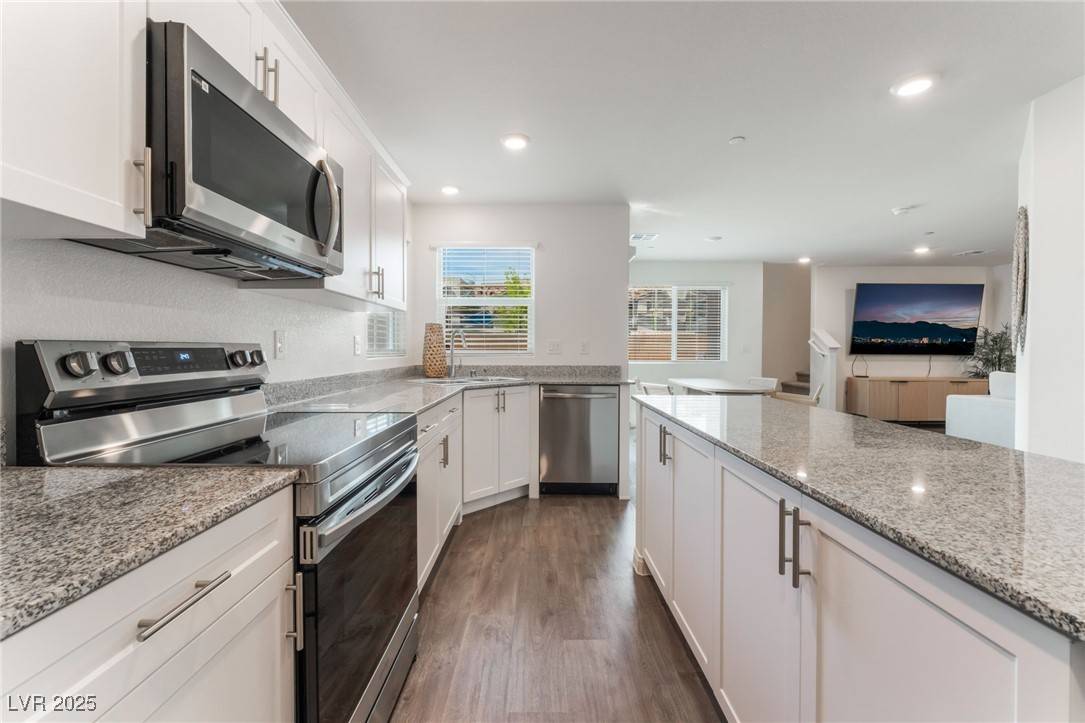 North Las Vegas, NV 89086,2902 Hemi Orange AVE