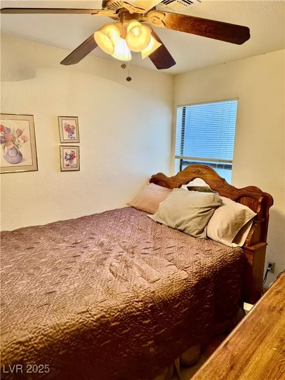 Las Vegas, NV 89169,470 Elm DR #202