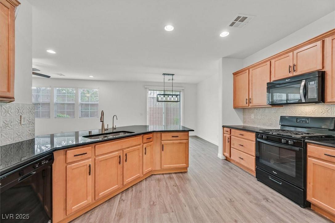 Las Vegas, NV 89166,10636 Lomaland AVE