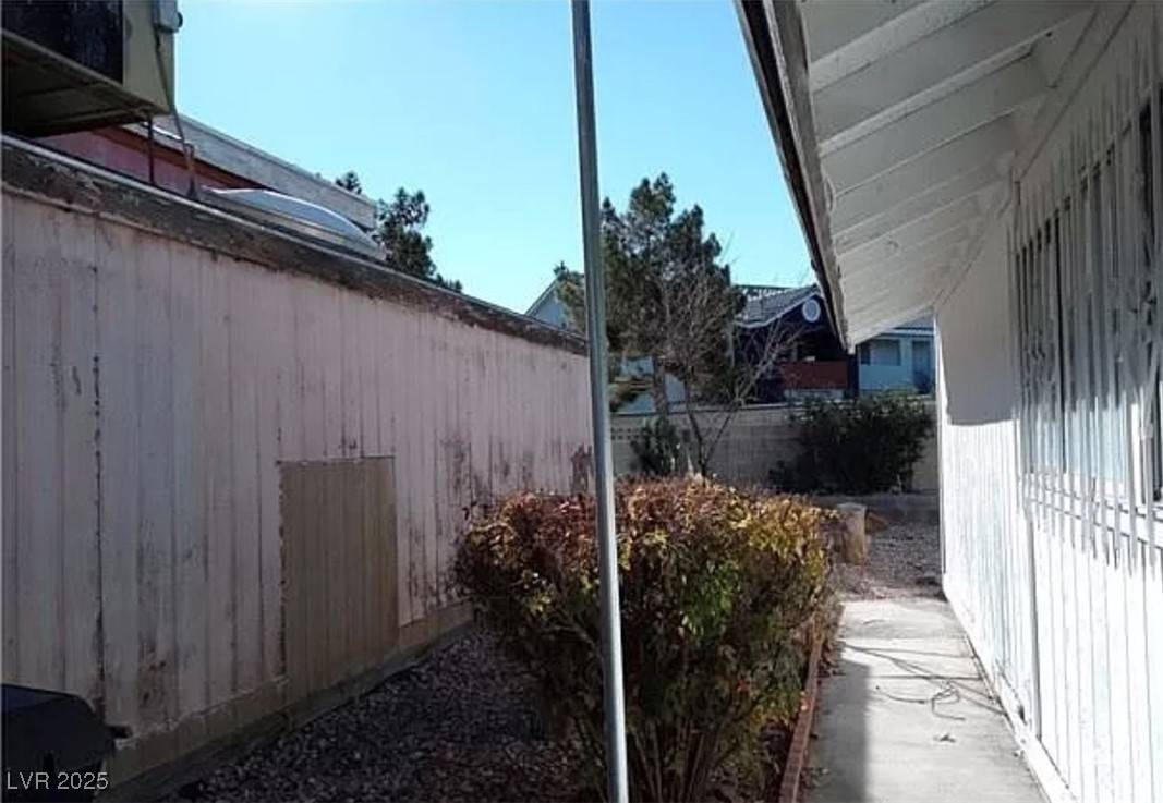 Las Vegas, NV 89108,6227 Don Gaspar AVE