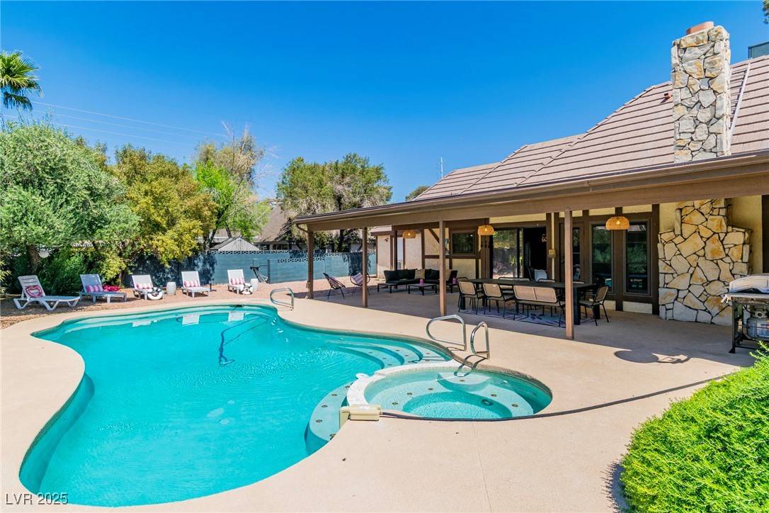 Las Vegas, NV 89121,4427 Coventry CIR