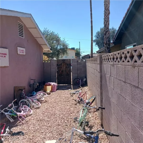 Las Vegas, NV 89146,5324 Del Monte AVE